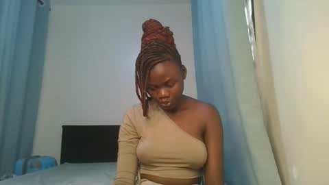 Snapshot of barbie_queen2 chatting on 19, 12, 2025 queen online show from 19, 12, 2025