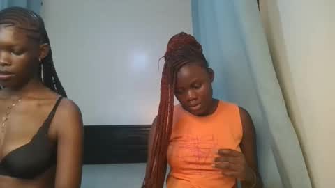 Snapshot of barbie_queen2 chatting on 20, 12, 2025 queen online show from 20, 12, 2025