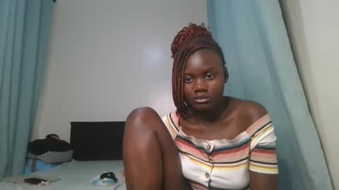 Snapshot of barbie_queen2 chatting on 20, 12, 2025 queen online show from 20, 12, 2025