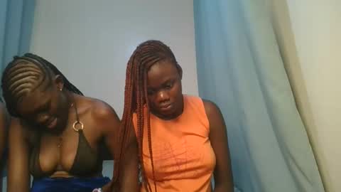 Snapshot of barbie_queen2 chatting on 21, 12, 2025 queen online show from 21, 12, 2025