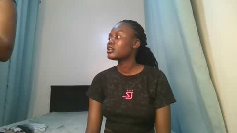 Snapshot of barbie_queen2 chatting on 5, 1, 2026 queen online show from 5, 1, 2026