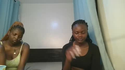 Snapshot of barbie_queen2 chatting on 7, 1, 2026 queen online show from 7, 1, 2026