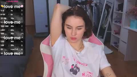 Snapshot of barbieee_doll chatting on 26, 7, 2026 Eva online show from 26, 7, 2026