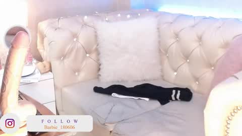 Snapshot of barbiefox_ chatting on 12, 9, 2025 barbiefox_ online show from 12, 9, 2025