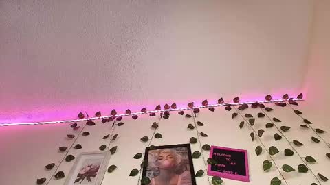 Snapshot of barbiie_98 chatting on 27, 2, 2026 barbiie_98 online show from 27, 2, 2026