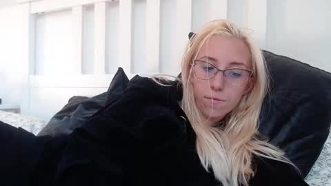 Lena online show from 10, 9, 2025