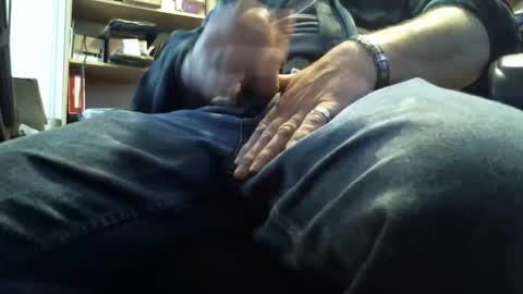 Snapshot of bartender3127 chatting on 12, 3, 2025 bartender3127 online show from 12, 3, 2025
