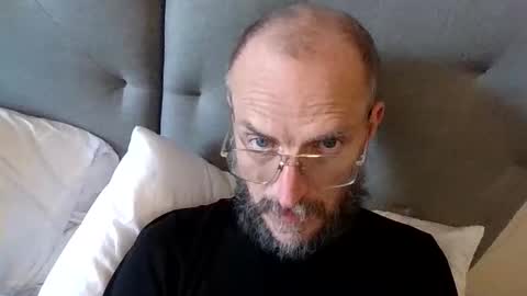 Snapshot of basiccamguy chatting on 10, 10, 2025 basiccamguy online show from 10, 10, 2025