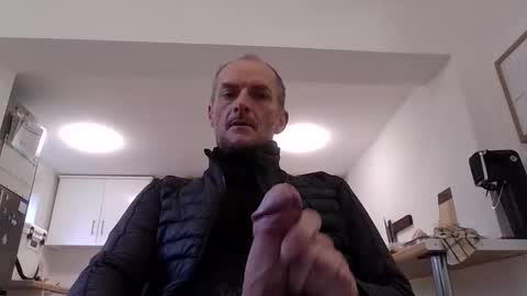 Snapshot of basiccamguy chatting on 3, 11, 2025 basiccamguy online show from 3, 11, 2025