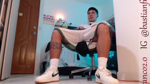 Bastian Independent Model online show from 19, 12, 2024