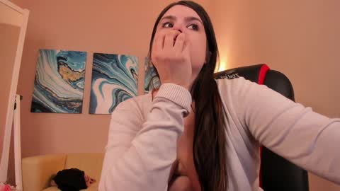 Snapshot of battymoll chatting on 4, 12, 2024 battymoll online show from 4, 12, 2024