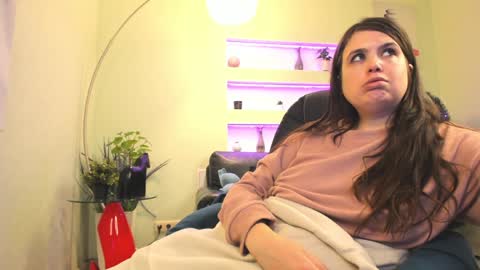 Snapshot of battymoll chatting on 12, 12, 2024 battymoll online show from 12, 12, 2024