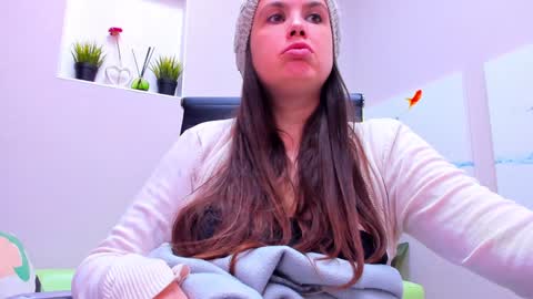 Snapshot of battymoll chatting on 16, 12, 2024 battymoll online show from 16, 12, 2024