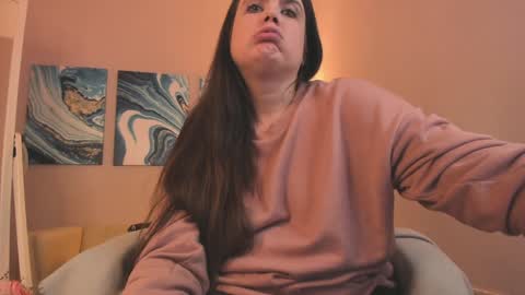 Snapshot of battymoll chatting on 18, 12, 2024 battymoll online show from 18, 12, 2024