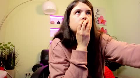 Snapshot of battymoll chatting on 14, 1, 2025 battymoll online show from 14, 1, 2025