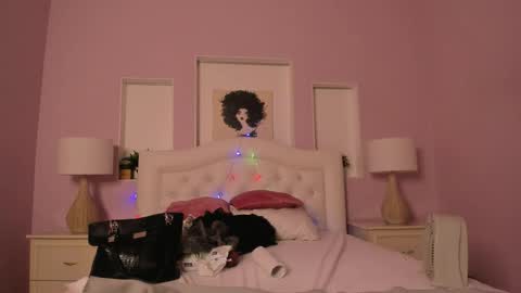 Snapshot of battymoll chatting on 21, 12, 2025 battymoll online show from 21, 12, 2025