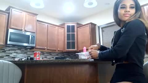 bayliierobins online show from 17, 2, 2026