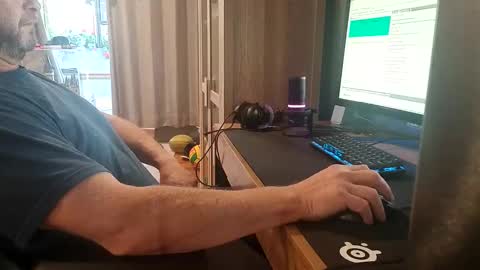 Snapshot of bazooka76 chatting on 8, 9, 2025 bazooka76 online show from 8, 9, 2025