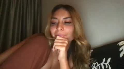 bbypiamia online show from 30, 5, 2026