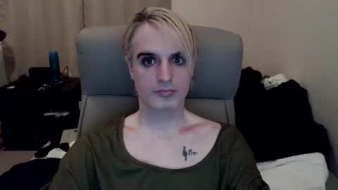 Snapshot of bdogboy chatting on 13, 1, 2026 fuckboy86 online show from 13, 1, 2026