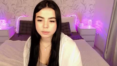 Bella online show from 2, 2, 2026