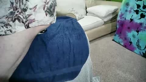 Snapshot of be4your_desire chatting on 28, 4, 2026 mikiforfun online show from 28, 4, 2026