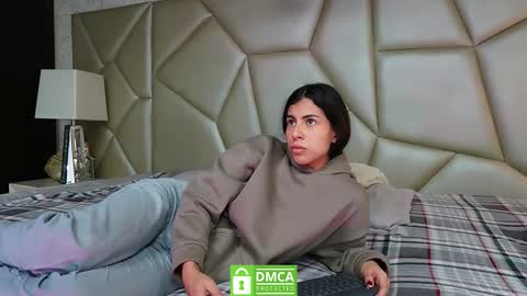 Helena  Evan online show from 20, 12, 2025