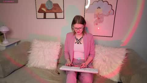 Mia online show from 12, 1, 2026