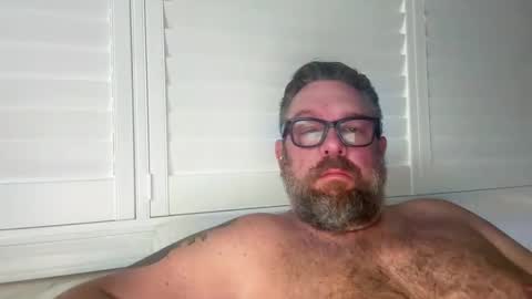 Snapshot of beachbumfl chatting on 18, 10, 2025 beachbumfl online show from 18, 10, 2025