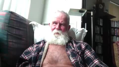 Snapshot of beardbushy chatting on 13, 4, 2026 beardbushy online show from 13, 4, 2026