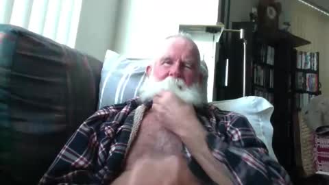 Snapshot of beardbushy chatting on 4, 5, 2026 beardbushy online show from 4, 5, 2026