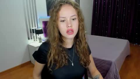 Snapshot of beatricewild chatting on 19, 9, 2025 BeatriceWild online show from 19, 9, 2025