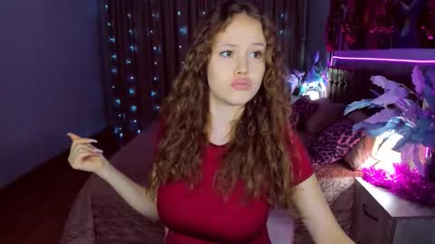 Snapshot of beatricewild chatting on 19, 12, 2025 BeatriceWild online show from 19, 12, 2025