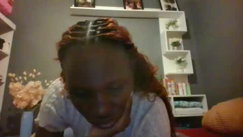 Snapshot of beautie699392 chatting on 12, 10, 2025 Lil stunner online show from 12, 10, 2025