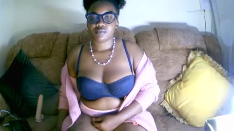 beautifulpeach2 online show from 23, 12, 2024