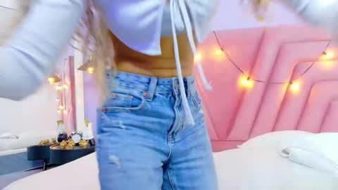 Snapshot of beautifulskinny18 chatting on 29, 3, 2026 Shalom online show from 29, 3, 2026