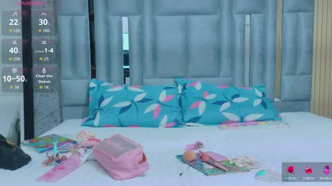 Snapshot of beautifulskinny18 chatting on 31, 3, 2026 Shalom online show from 31, 3, 2026