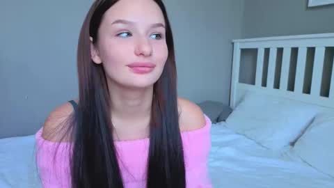 Snapshot of beauty_crown_baby chatting on 20, 10, 2025 beauty_crown_baby online show from 20, 10, 2025