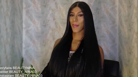 Snapshot of beauty_nina chatting on 16, 11, 2025 beauty_nina online show from 16, 11, 2025