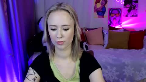 Snapshot of beauty_sashaxx chatting on 10, 10, 2025 beauty Sasha online show from 10, 10, 2025