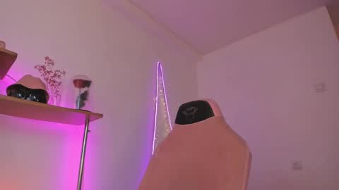 Eliise online show from 24, 2, 2025