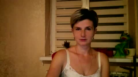 Snapshot of beautyksenia chatting on 15, 10, 2025 BeautyKsenia online show from 15, 10, 2025