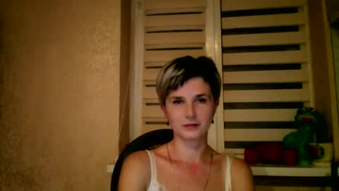 Snapshot of beautyksenia chatting on 17, 11, 2025 BeautyKsenia online show from 17, 11, 2025