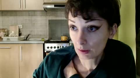 Snapshot of bebacksooon chatting on 13, 12, 2025 Raluca online show from 13, 12, 2025