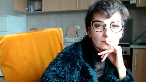 Snapshot of bebacksooon chatting on 13, 1, 2026 Raluca online show from 13, 1, 2026