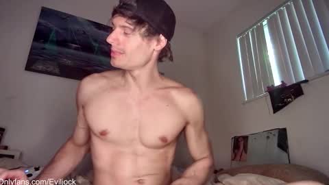 Snapshot of bebexxxdust chatting on 19, 10, 2025 bebe  dust online show from 19, 10, 2025