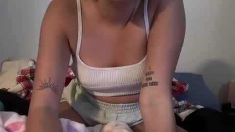 Snapshot of becca0101 chatting on 3, 12, 2024 Becca Hart online show from 3, 12, 2024