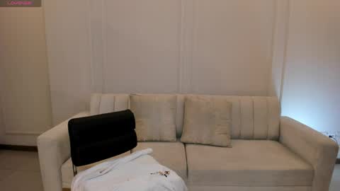 Am Becca online show from 9, 5, 2026