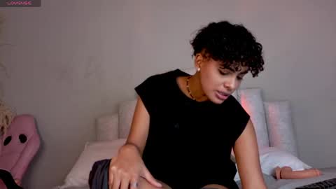 Beecckkkaaa online show from 17, 4, 2026