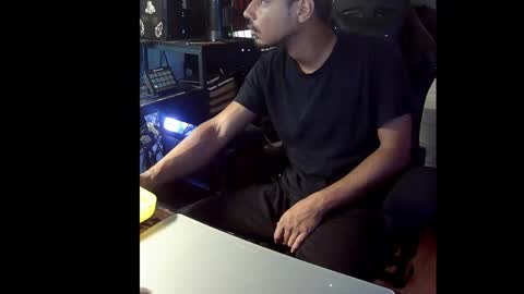 Snapshot of bedstuymonstercock90 chatting on 23, 11, 2025 hungnheavy online show from 23, 11, 2025